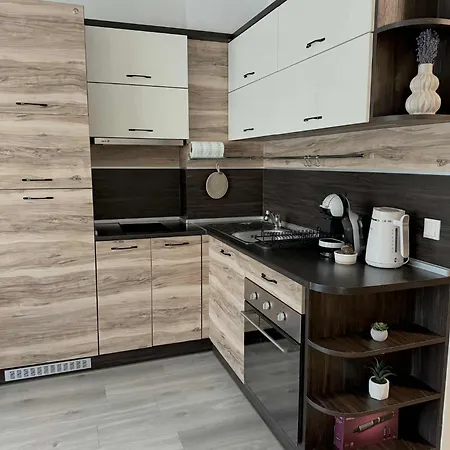 アパート Studio More