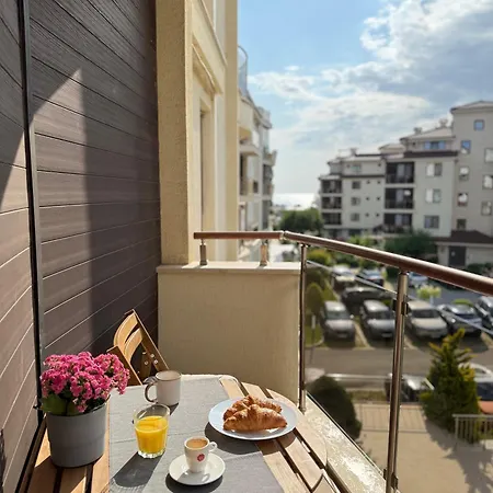 Studio More アパート *